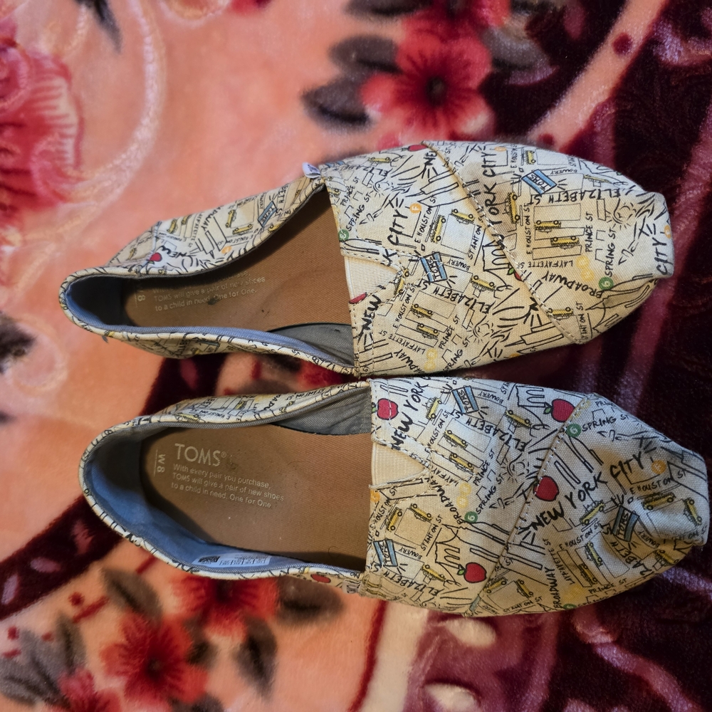 TOMS Women's New York Map Print Shoes - Cream
